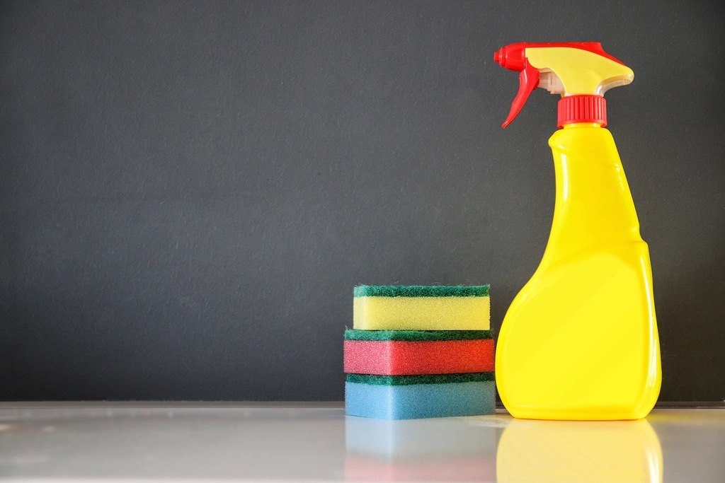 Cleaning sprays and sponges ready for a deep clean